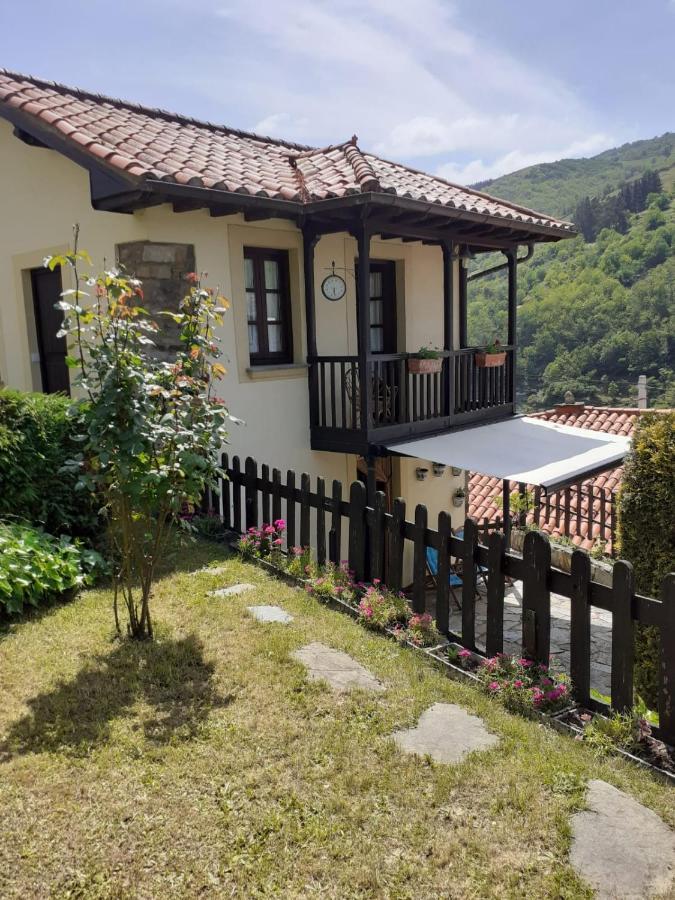 La Casina De Santulaya Adrales Exterior foto