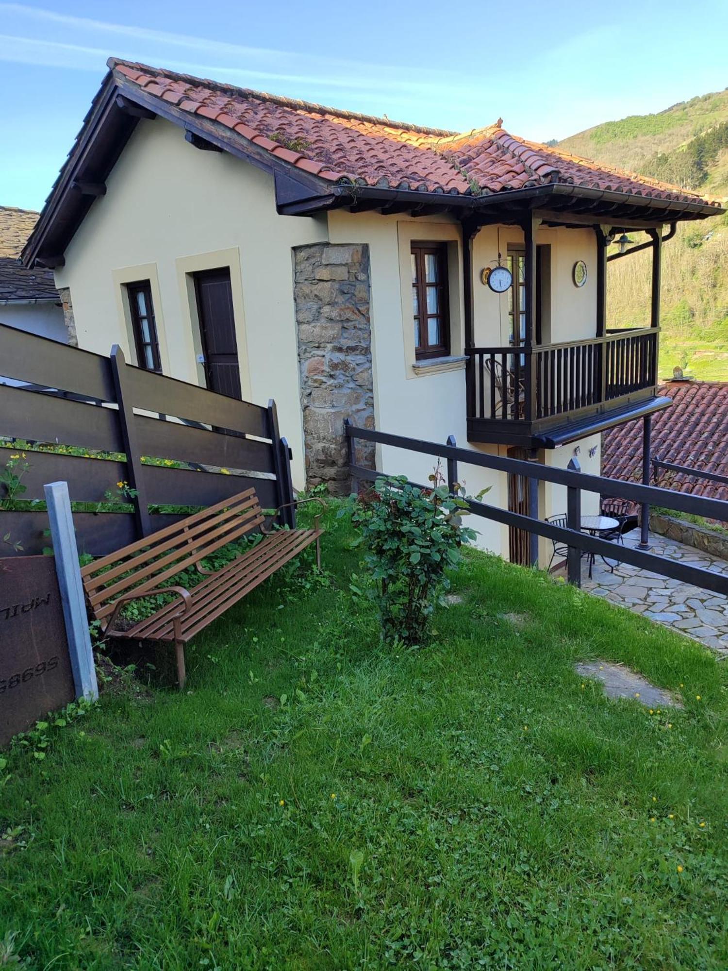 La Casina De Santulaya Adrales Exterior foto